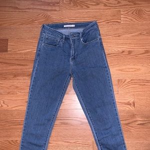 LEVI SKINNY JEANS